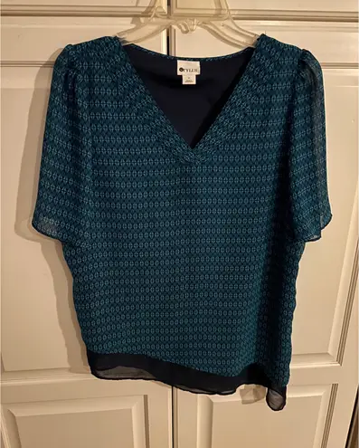 Stylus Teal Geometric Print V Neck Blouse Womens Size Medium Sheer Sleeve Top Blue