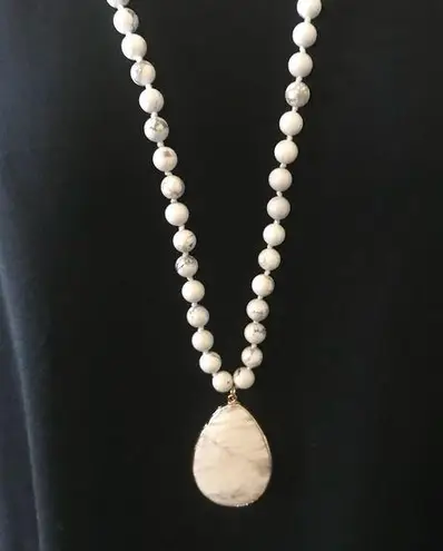 White Howlite Necklace, Stone Beads Brand New 86cm