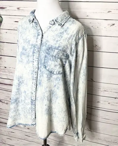 Velvet Heart  Acid Wash Tencel Chambray Denim Button Up Shirt Women’s Size Large