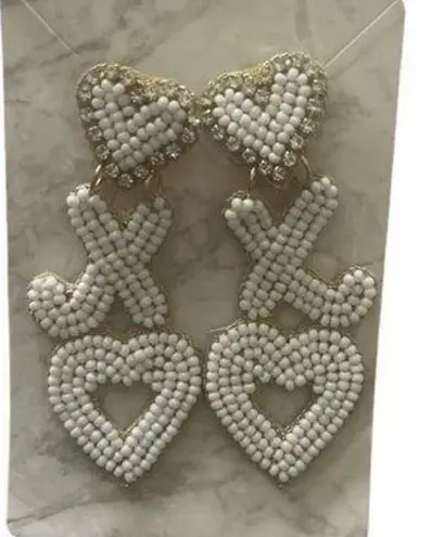 NIP! Adorable! Beaded Bold Pierced Earrings X O Hearts Dangles White