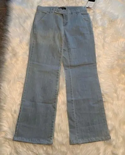 Daisy Fuentes  Bootcut Jeans Light Wash Sea Breeze