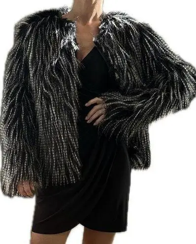 Mob Wife Faux Fur Plush Jacket Cropped Shaggy Warm Coat Black & White Medium