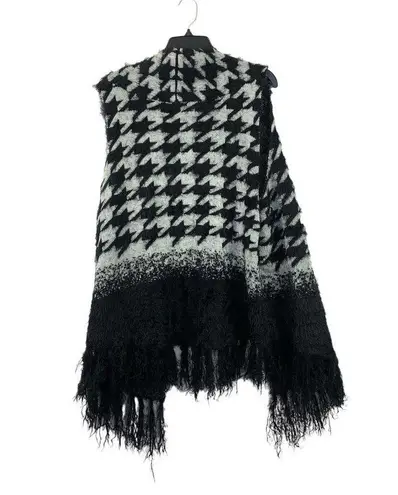 Investments II Women's Fringed Vest