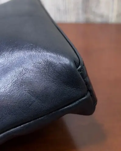 None UNBRANDED BLACK SHOULDER BAG OUTSIDE ZIPPERED POCKET OUTSIDE LATCHED POC…