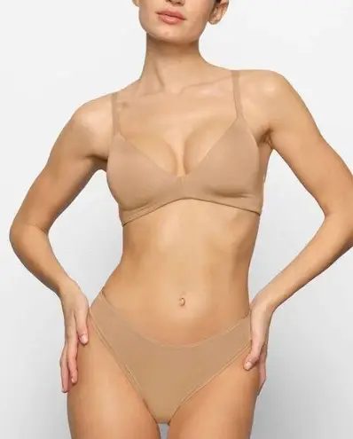 SKIMS Wireless Bra NWT 32C