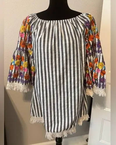 Velzera Embroidered Off the Shoulder Dress
Size Large