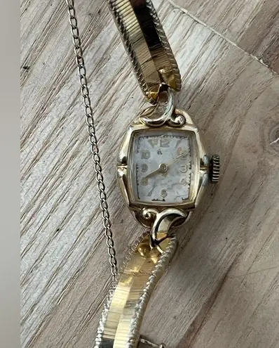 Elgin Rare Vintage Gold Plated Mechanical Ladies Watch Gold Bracelet Case