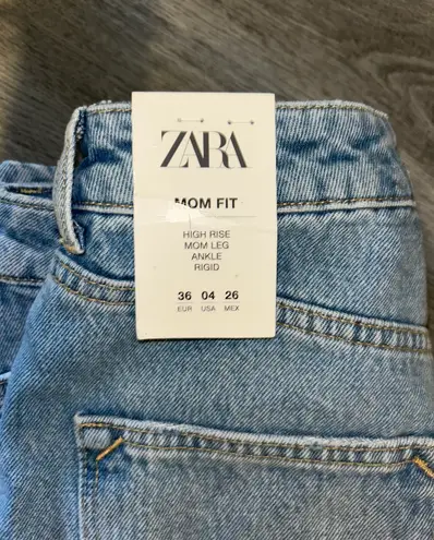 ZARA Mom Fit Jeans