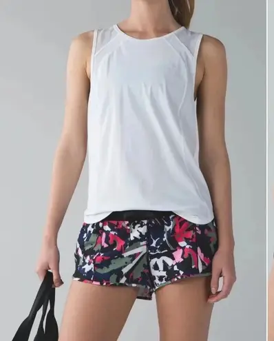 Lululemon  Hotty Hot Short in Pop Cut Boom Juice Multi Black - Image 1