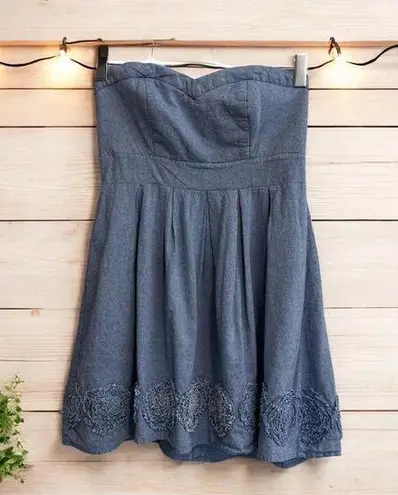Chic Strapless Denim Dress with Embroidered Hem Size Large Summer Beach Blue