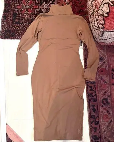Turtleneck midi sweater dress Tan Size L