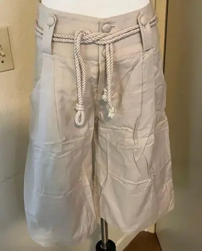 SARA SMAILE BELTED BERMUDA SHORTS KHAKI MADE IN KOREA