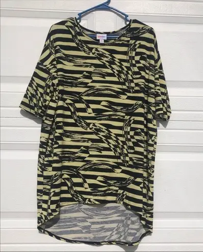 LuLaRoe  Cozy Casual Medium Shirt