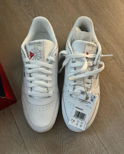 Reebok White Classic Leather Shoe