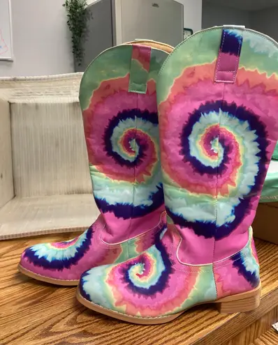 Groovy Cowboy Boots Multiple Size 8