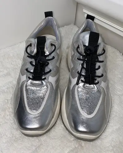 Chocolat Blu Women's Move Silver White Sneakers Atheltic Shoes 6.5 Futuristic