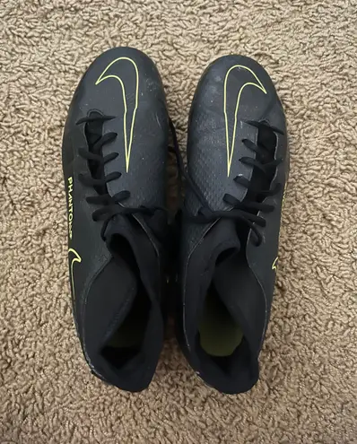 Nike Phantom Soccer Cleats