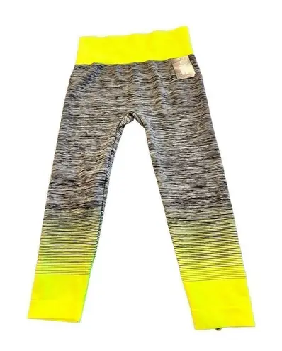 Performance Seamless Capri Leggings one size Yellow Size undefined
