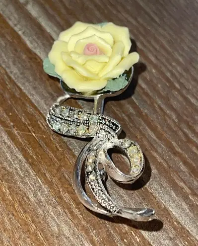 Unbranded Yellow Rose Pin