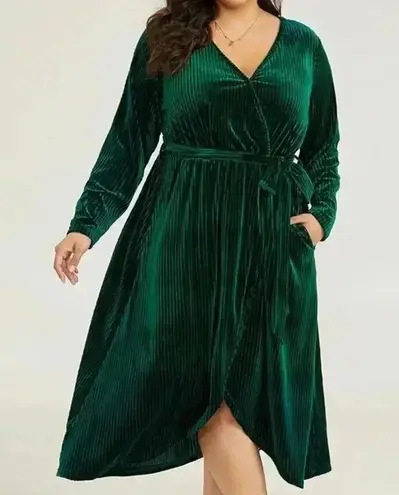 NWT!Dark green rib velvet wrap hem wrap pocket belt dress Size 12 or Large