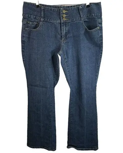 Culture Tribe Jeans Women's Size 13/14 Button/Zip. Flare leg Accented pockets Blue