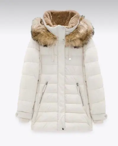 ZARA White Puffer Jacket with Faux Fur Hood Size XS - $125 ZARA White Puffer Jacket with Faux Fur Hood Size XS - $125