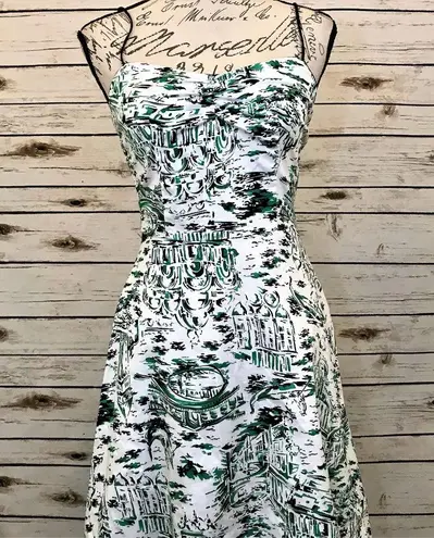 B. Smart Venice Italy Green White Dress