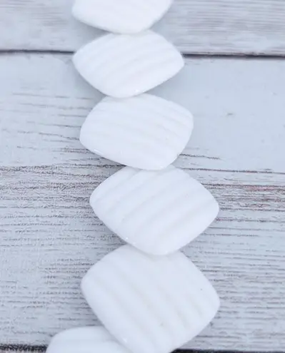 Vintage Necklace Retro White Statement Necklace Statement Piece