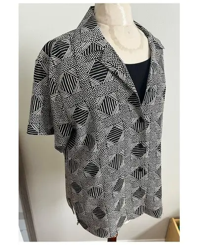 Notations Geometric Print Short Sleeve Button Up Large