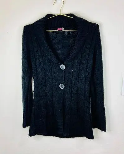 Kiss It Women’s Cable Knit Button