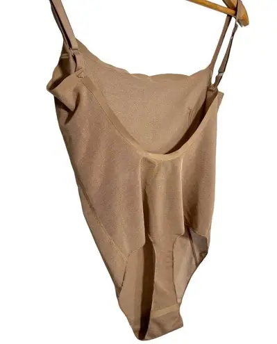 SKIMS NEW Sheer Sculpt Thong Spaghetti Strap Wide Neck Bodysuit Tan Small