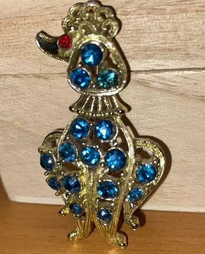 Prissy Poodle Swarovski Crystals Brooch Gold
