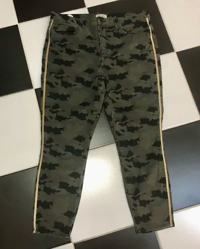 L'Agence Margot Jeans Camo Pattern Gold Side Stripe Stretchy Olive Green sz 32