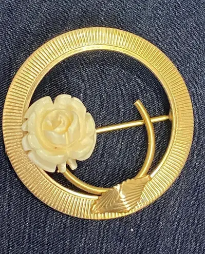 Vintage Resin Flower Brooches Gold Tone Rose Pins Bundle 80s 60s Costume Jewelry Pink