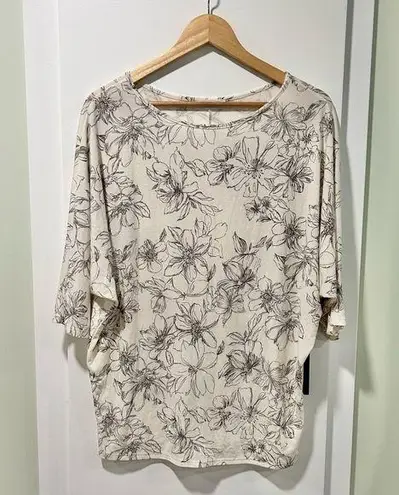 First Love NWT Freckled Poppy  Black Cream  Floral Dolman Sleeve Top Shirt Size M