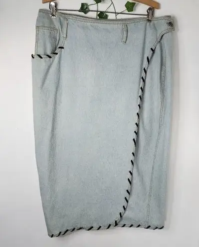 Baccini Vintage Light Denim Wrap Skirt with Black Whip Stitch Accent