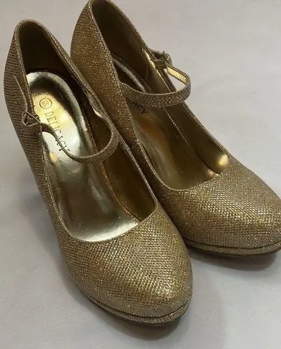Delicacy woman’s size 8.5 sparkling gold Mary Jane style heels