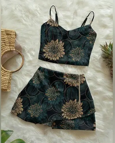 AVERIE Crop Top And Skort Set Nori Dandelions Print On Black size XXL Green
