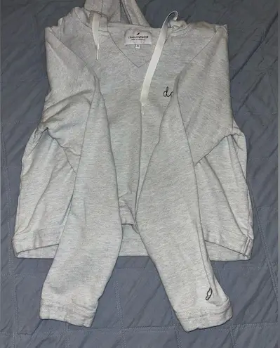 university of dayton cropped hoodie Size M