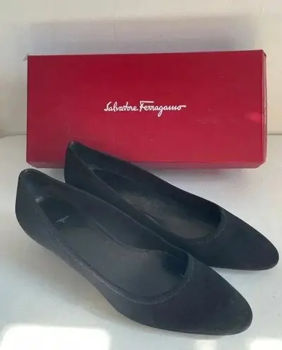 Salvatore Ferragamo Ferragamo Nero Rain microfiber wedges size 8 EUC with Box!