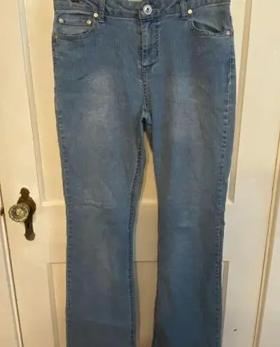 Route 66 women's bootcut jeans Flap Embroidered Back Pockets Size 7/8