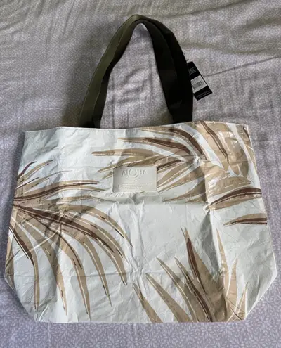 ALOHAS Aloha collection day tripper Sway Leeward NWT