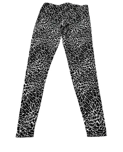Onzie womens Black White Patterned Leggings M/L