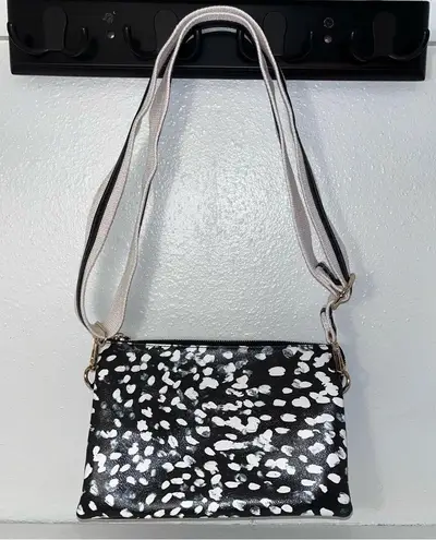 JEN & CO Black White Canvas Versatile Wristlet Crossbody Bag Purse