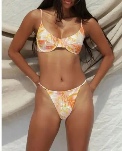 Stone Fox Swim NWT Conch Bikini Top - Hot Tropix Print Size XL