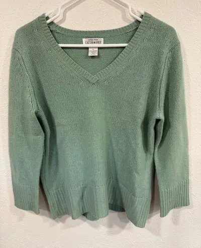 Bloomingdale’s Sutton Studio Cashmere V