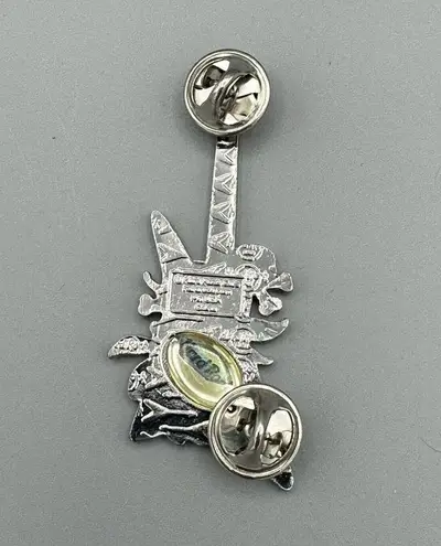Hard Rock Cafe 2006 Pink Label Barbie Pin ONLY Guitar Pink Skull Crossbones