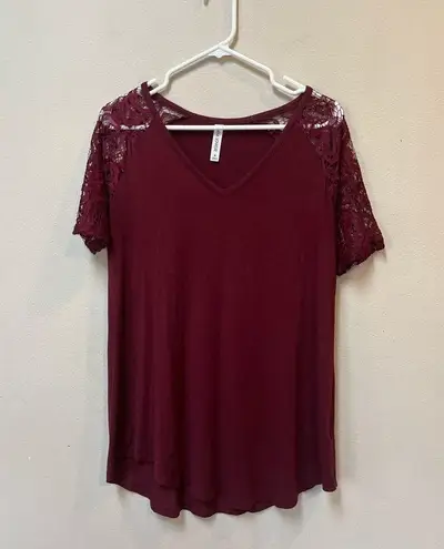 Zenana Outfitters 2/$12 Signature Women’s Burgundy Lace Short Sleeve Tunic Long Blouse M