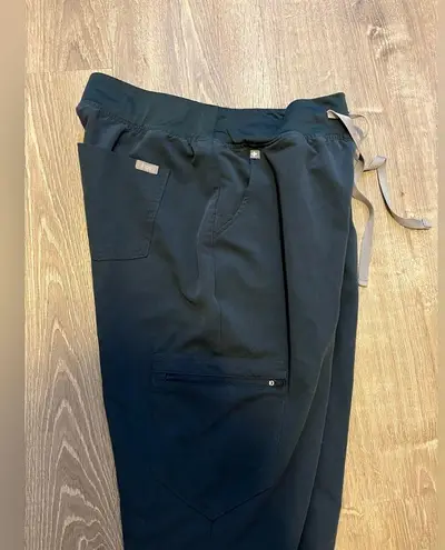 FIGS  Technical Collection Joggers Scrub Pants Size M Dark Blue Medical Pockets