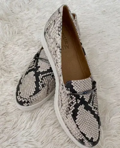 Naturalizer Snakeskin Print Ranger Slip On Sneaker Sz 7